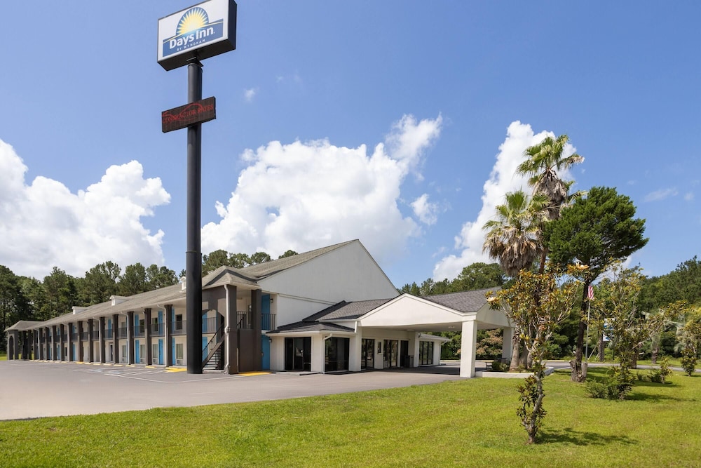 Days Inn by Wyndham Hardeeville Near Hilton Head 41/50