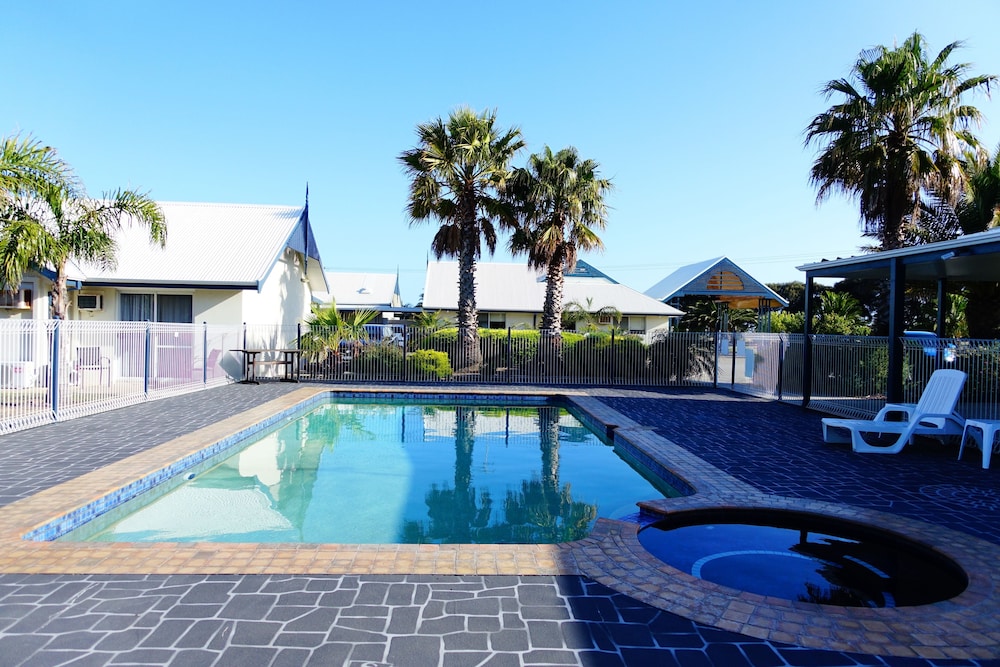 Torquay Tropicana Motel 45/49