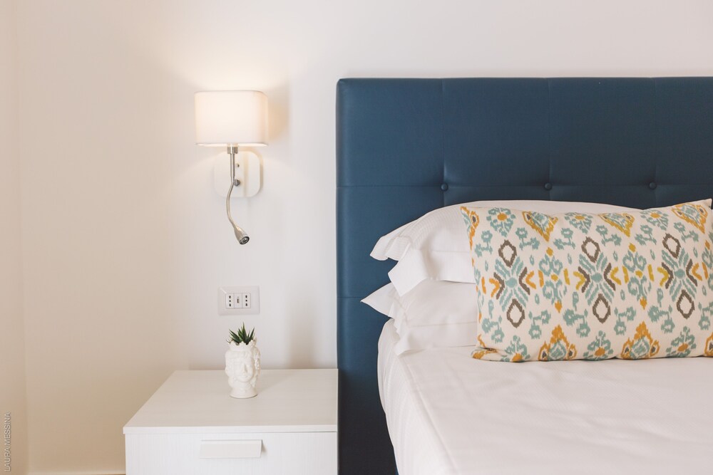 Lemoni Suite 11/56