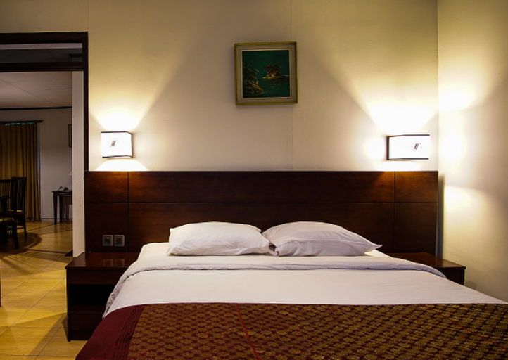 Executive, Suite, Bungalow