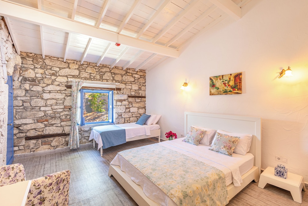 DESIGN, TRIPLE, MULTIPLE BEDS