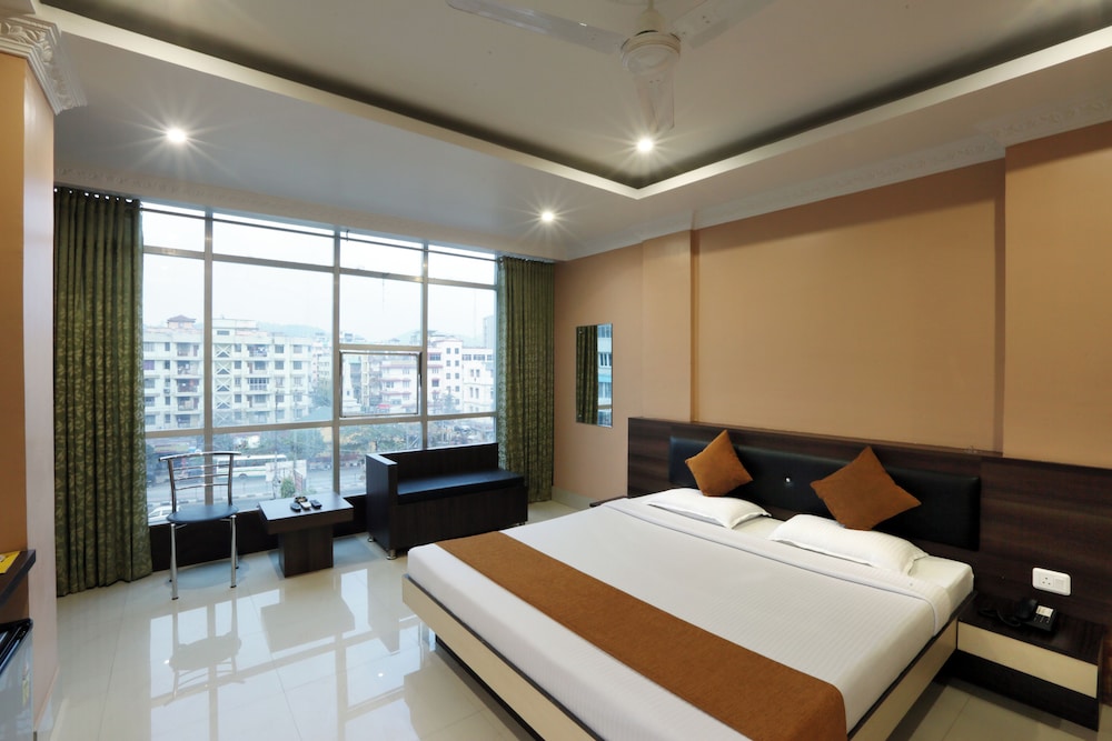 DELUXE, DOUBLE BED
