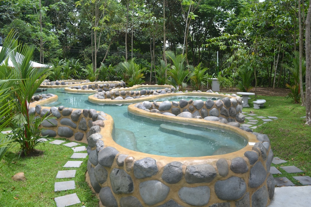 VOLCANO LODGE AND SPRINGS 56/68