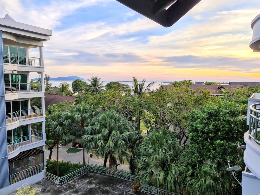 Perdana Serviced Apartment Resort 40/50