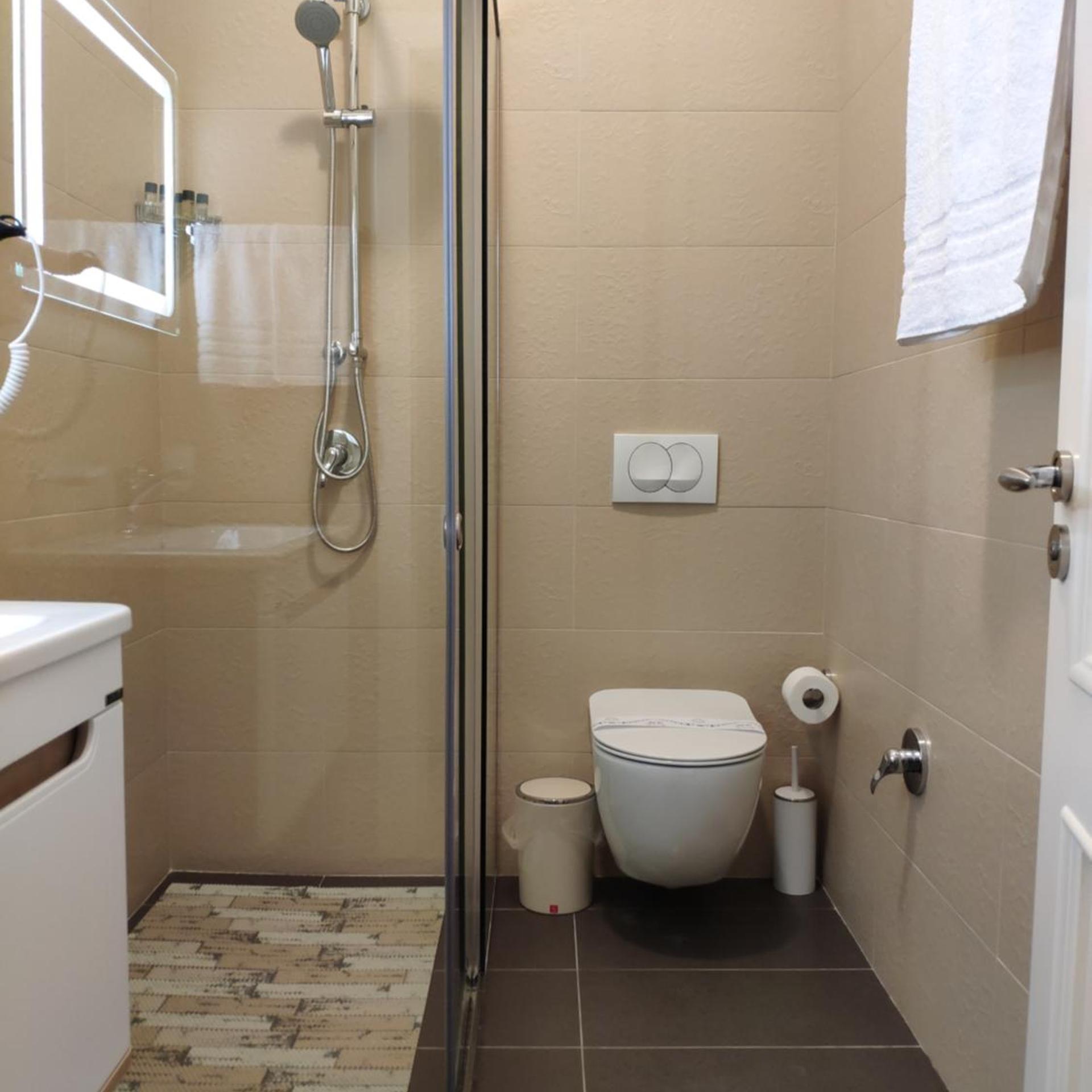 Treva Hotel Shkoder 70/70