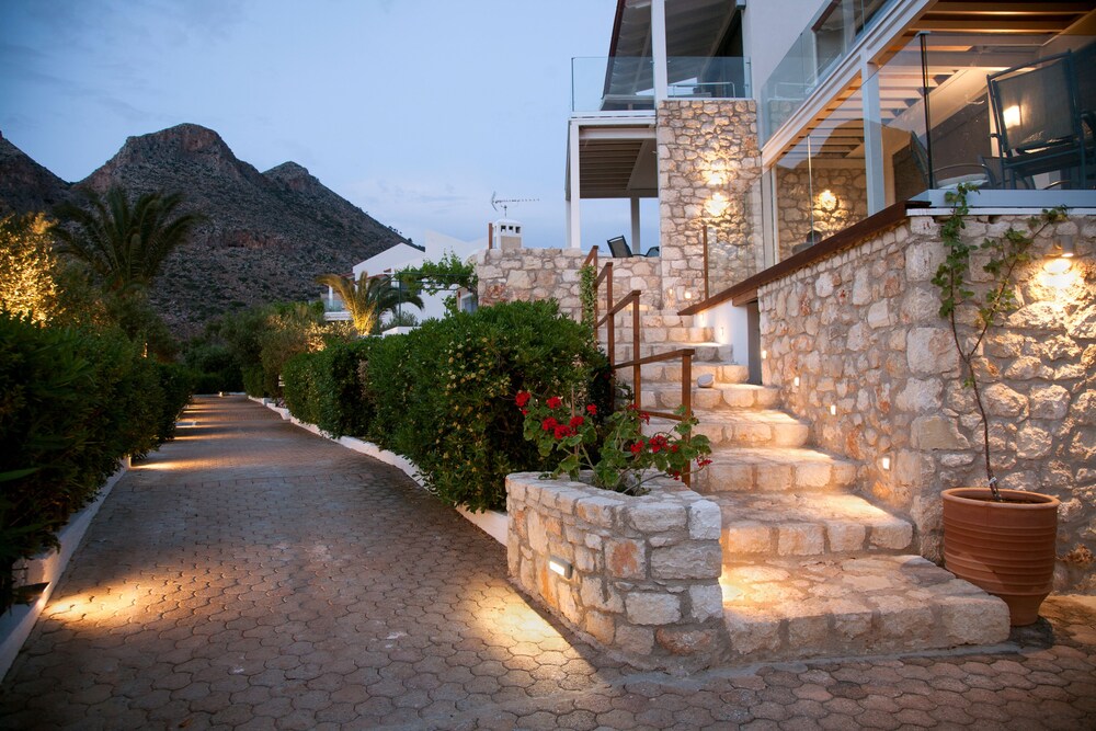 Artemis Village Apartments &amp; Studios 34/50