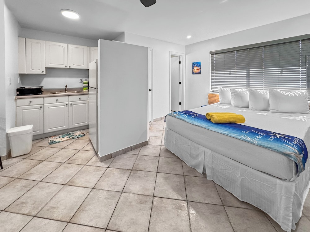 1 BEDROOM, APARTMENT, KITCHEN