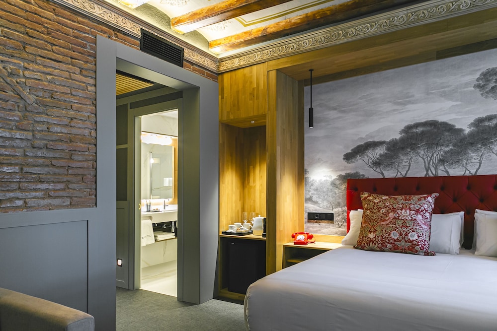 جناح عائلي ديلوكس بسريرين كوين مع أريكة