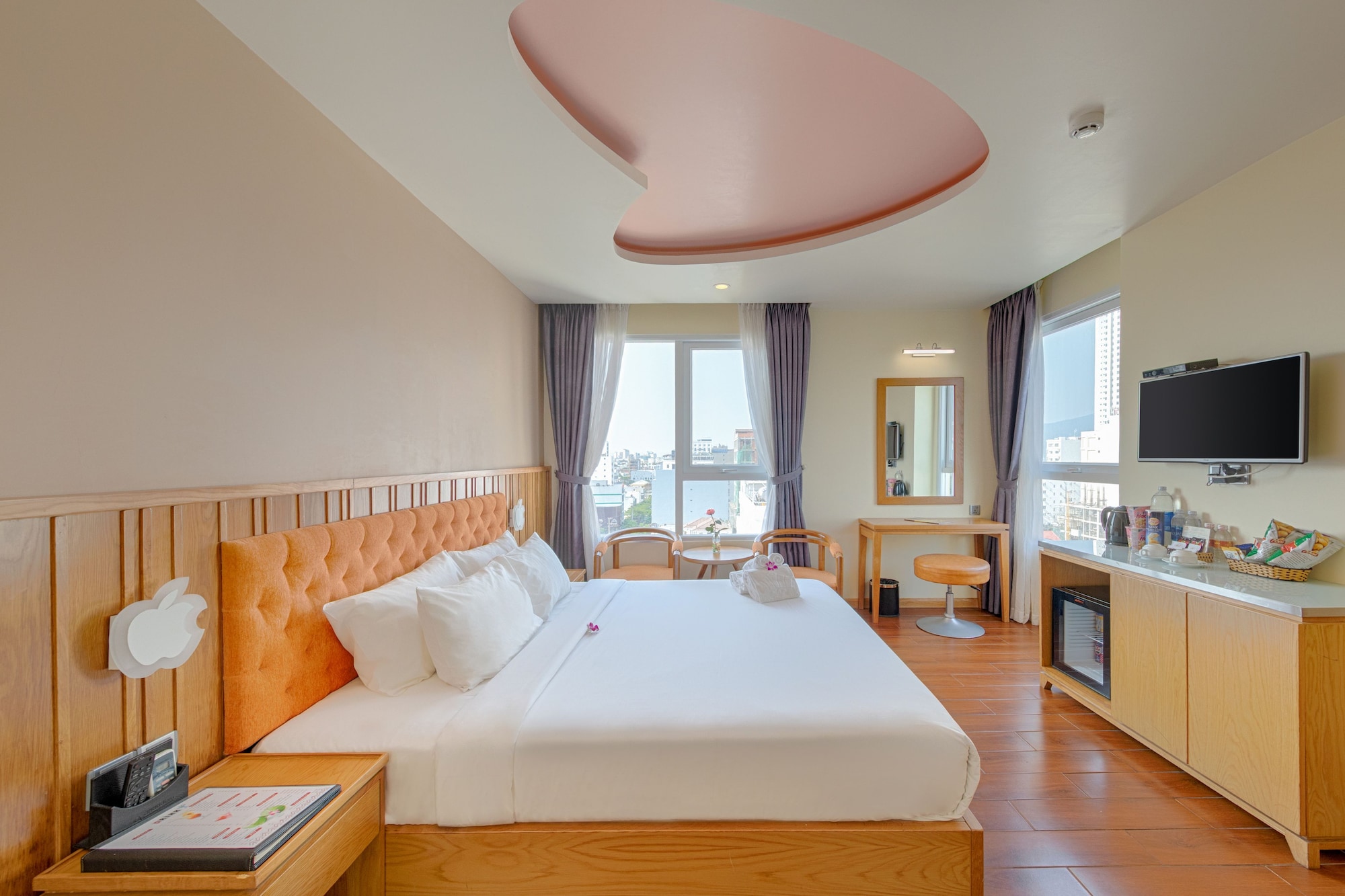 غرفة ديلوكس بسرير كينج بإطلالة على المدينة، Sea Queen Hotel 2/3