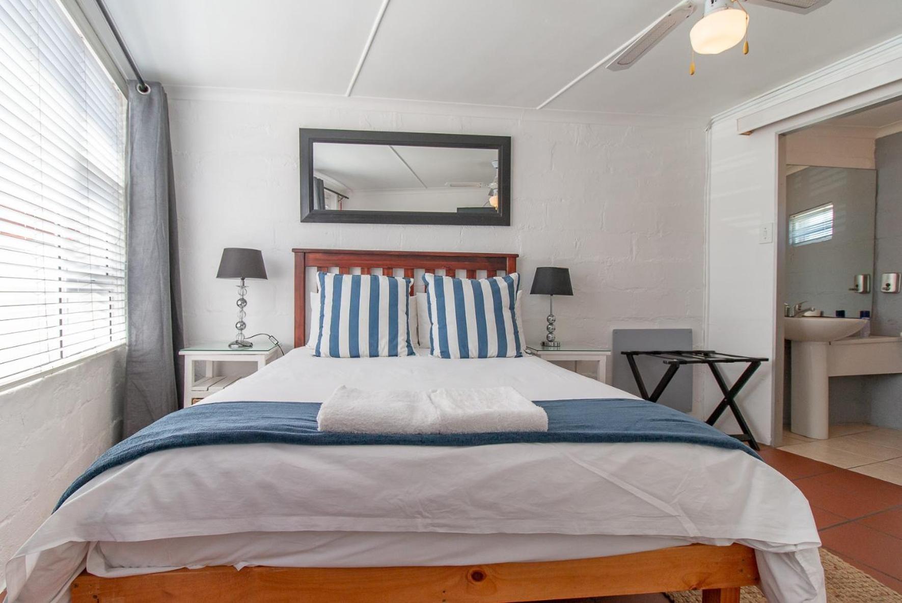 Twenty Four 17 Inn Hotel 6/42
