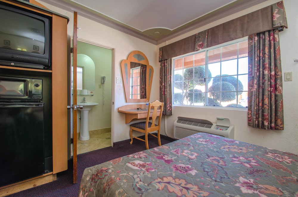 Economy Inn 33/58