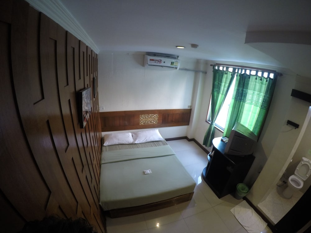 New Road Guest House 14/34