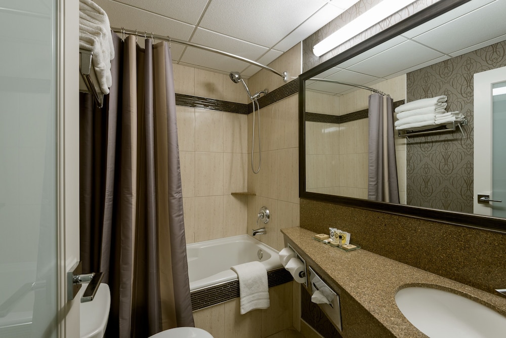 Carriage House Hotel Conference Centre 49/50