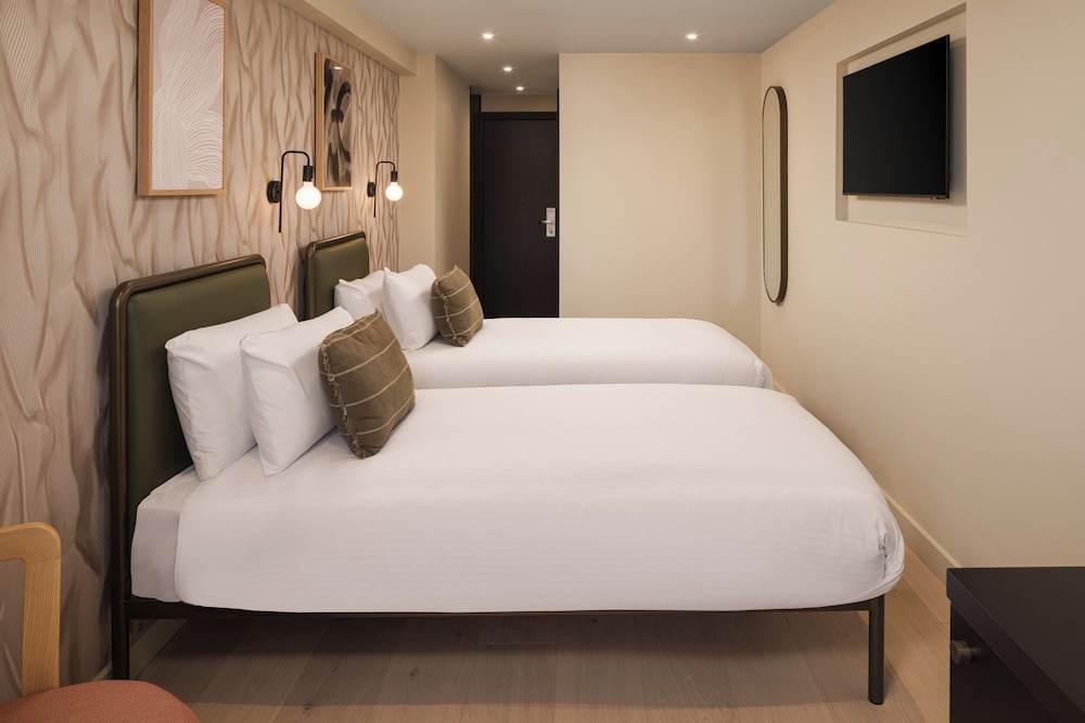 RENOVATED, SUPERIOR, TWIN BEDS