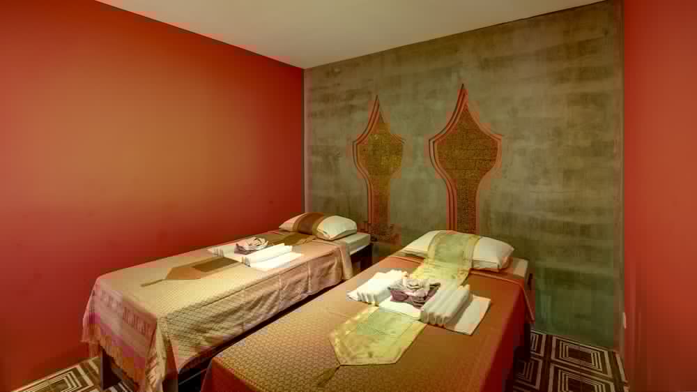 GOLDEN TEMPLE RETREAT 42/72