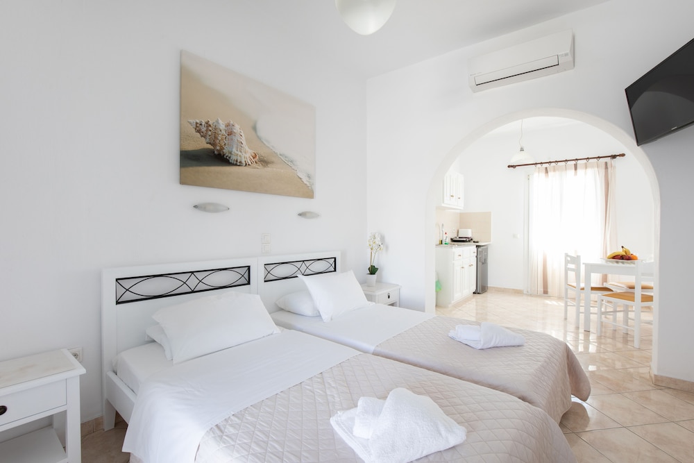 BASIC, DOUBLE OR TWIN BED, GARDEN VIEW