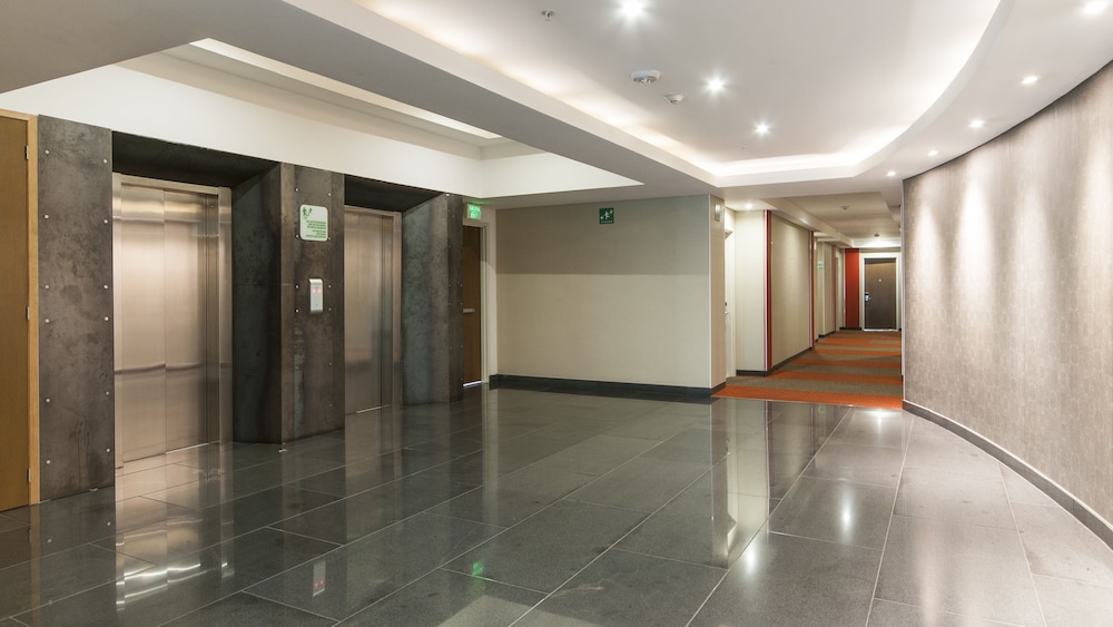 Holiday Inn Mexico Zona Centro by IHG 24/50