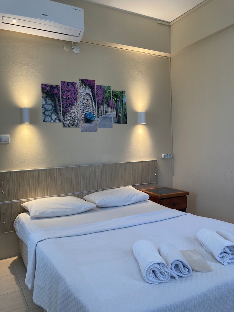2 BEDROOMS, CONDO, GRAND