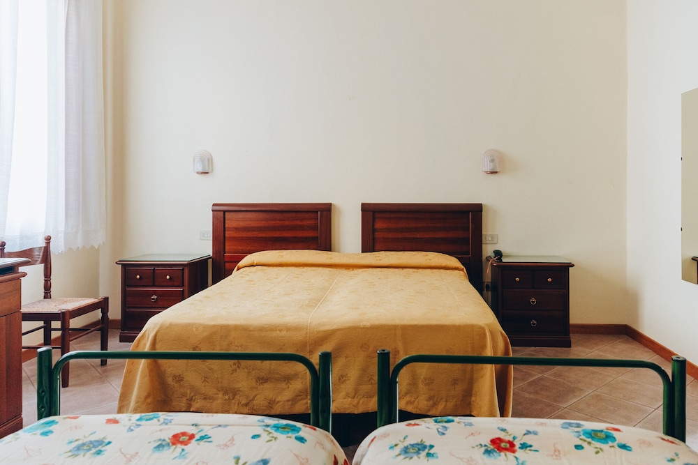 Hotel Savoia E Campana 55/72