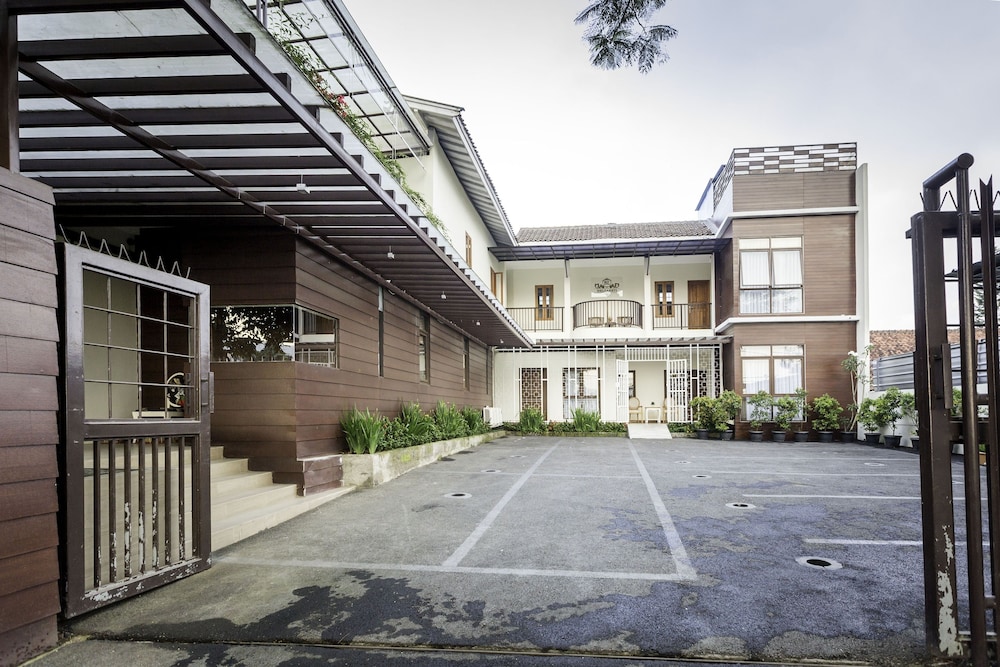 Jayagiri Guesthouse By Belgareti 50/63