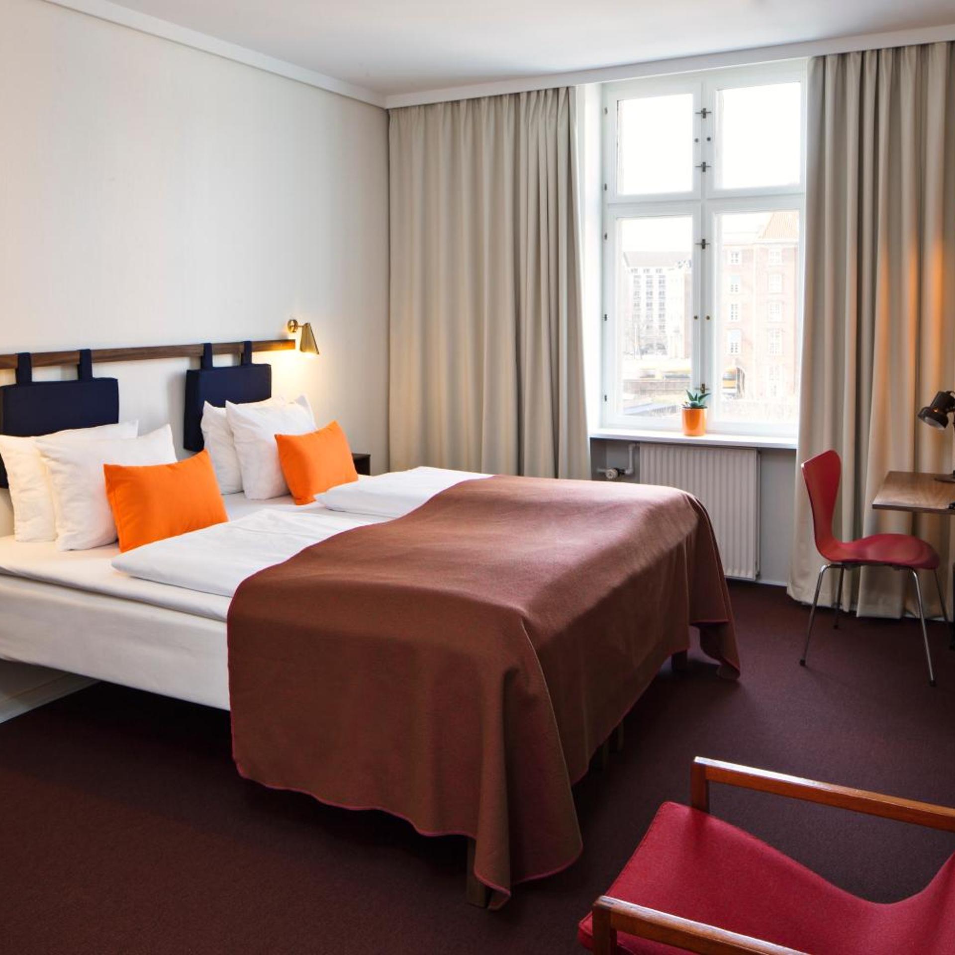 Standard, King Bed