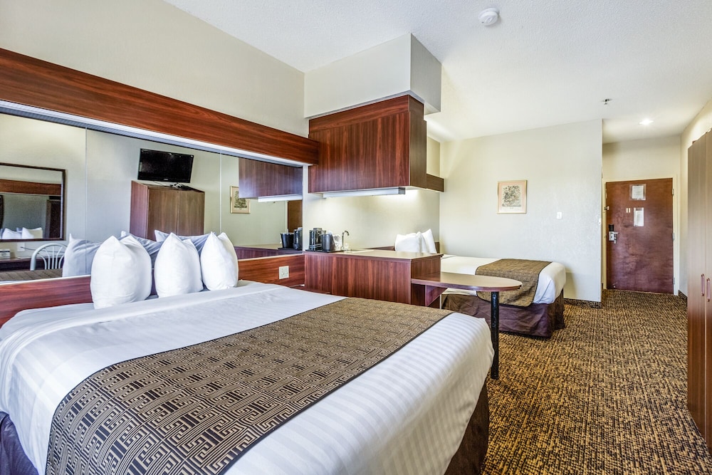 Trident Inn And Suites 22/60