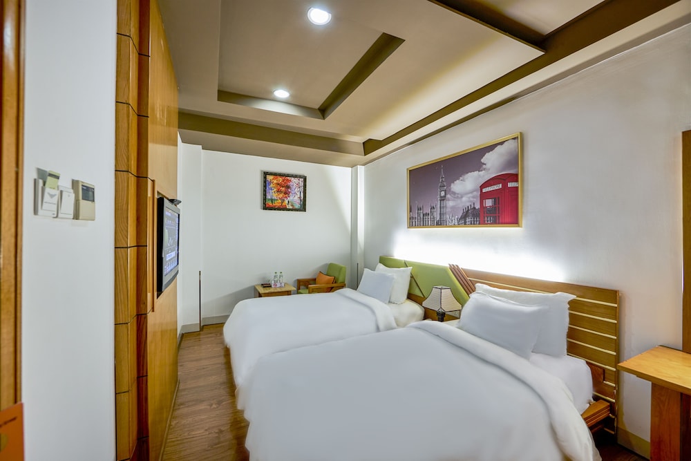 The Noble Swan Saigon 31/64