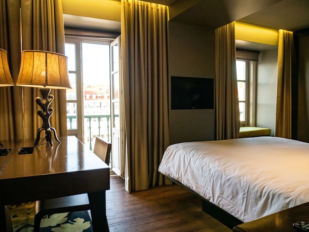 DELUXE, TWIN BEDS