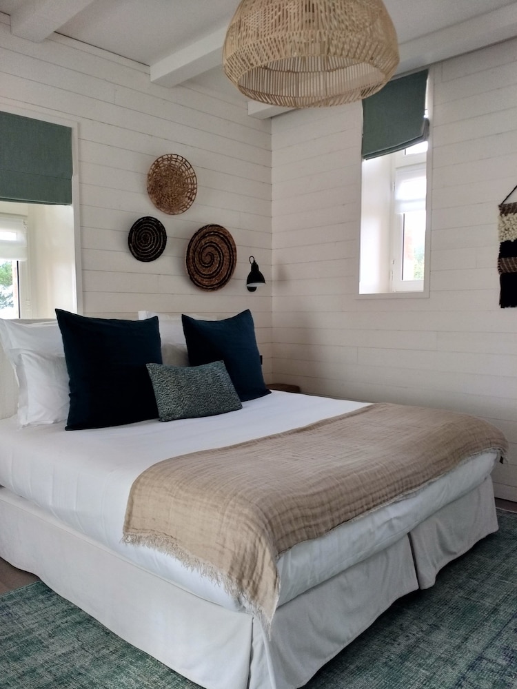 SUPERIOR, DOUBLE OR TWIN BED, PARTIAL SEA VIEW
