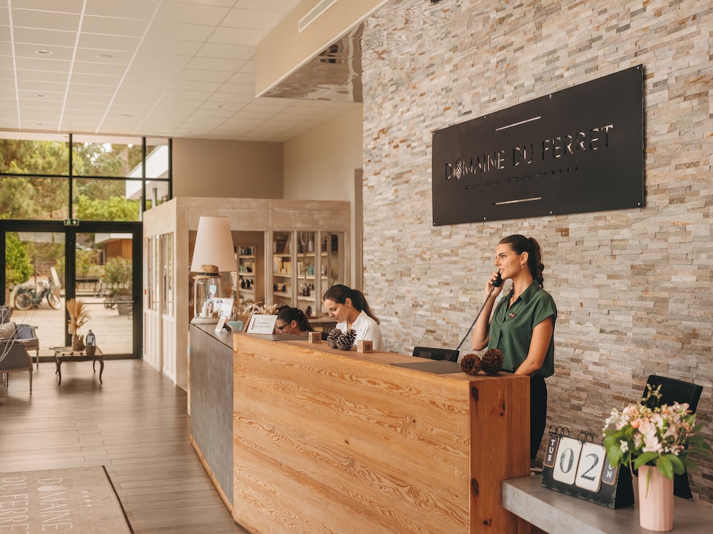 Domaine du Ferret Restaurant & Spa by Germain Collection 11/83