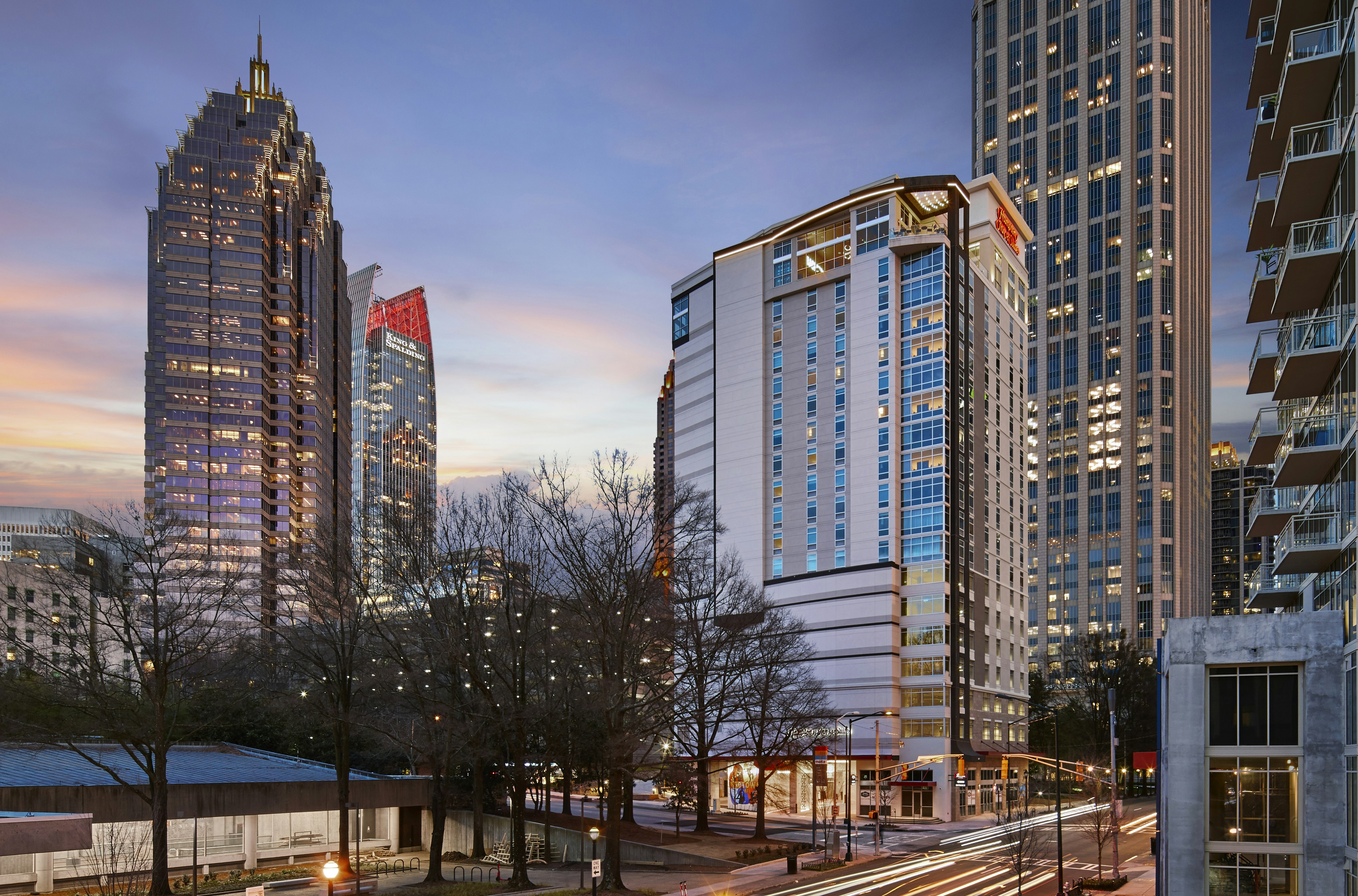 Hampton Inn and Suites Atlanta Midtown 52/53