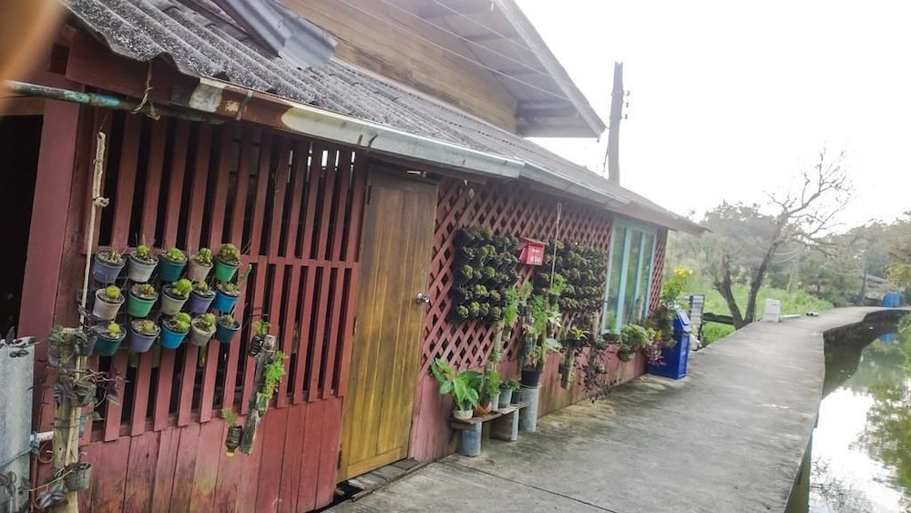 Cast Away Homestay 5/50