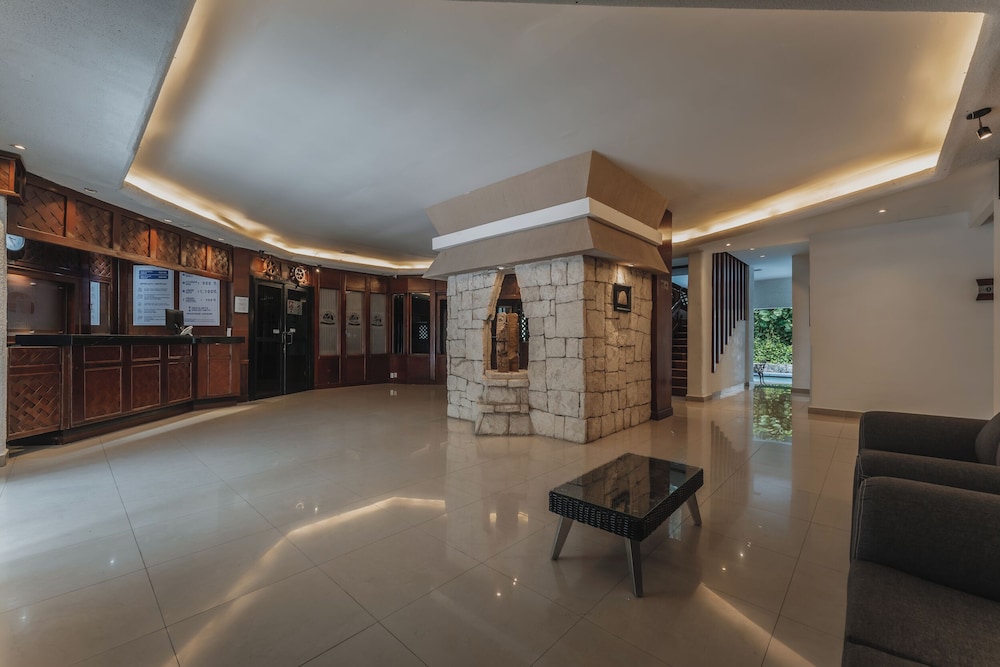Hotel Plaza Kokai Cancun 8/65