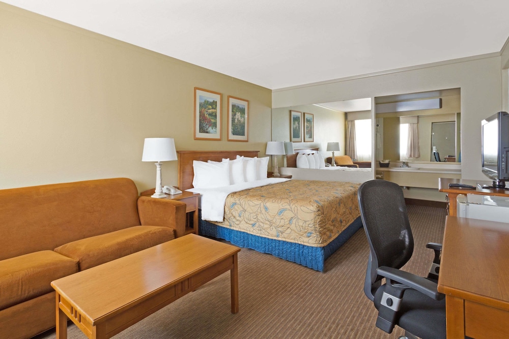 Days Inn Provo 8/25