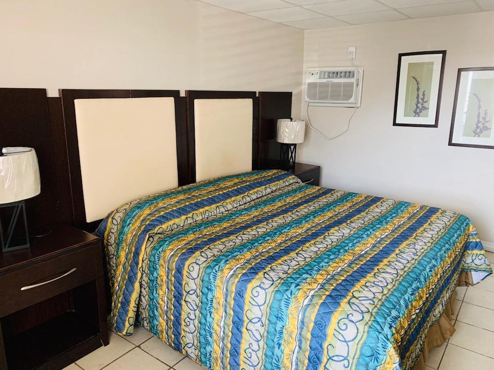 ROOM, SINGLE, QUEEN BED