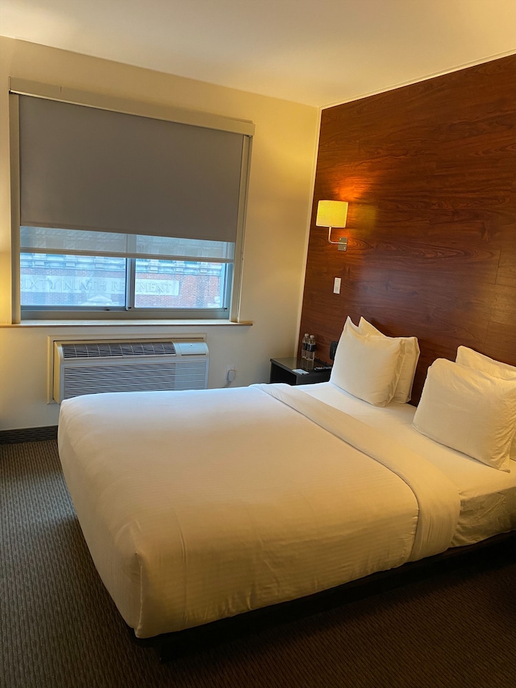 The Lex NYC 26/61