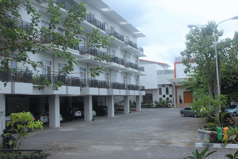 Prima Sr Hotel & Convention 7/50