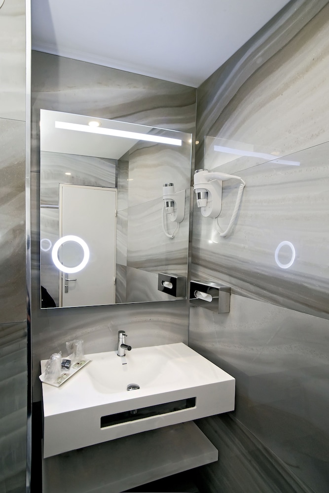 Mercure Paris Nanterre 46/48