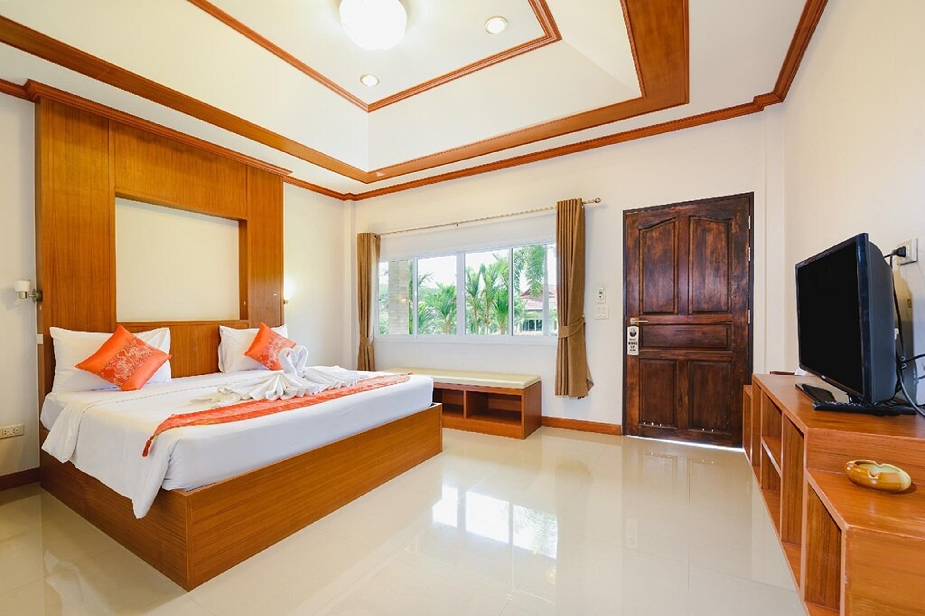 Bungalow, Pool View