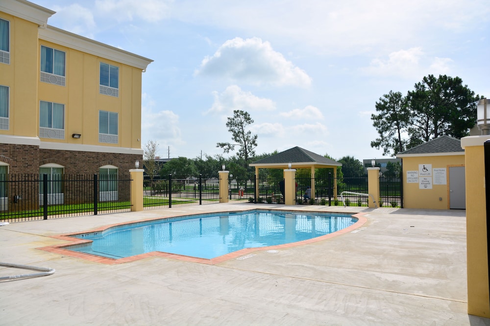 Holiday Inn Express & Suites Houston Nw - Tomball Area 3/70