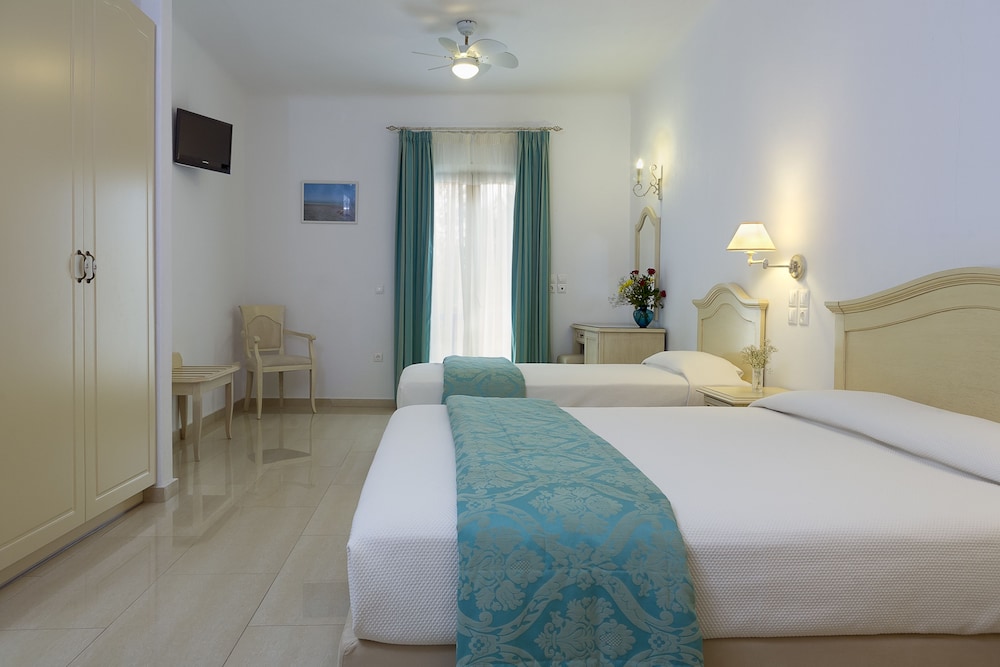 Kamari Hotel 13/73