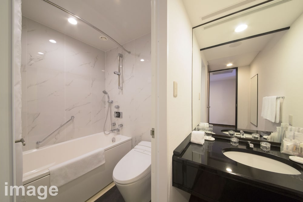 Ana Crowne Plaza Hotel Osaka 68/69