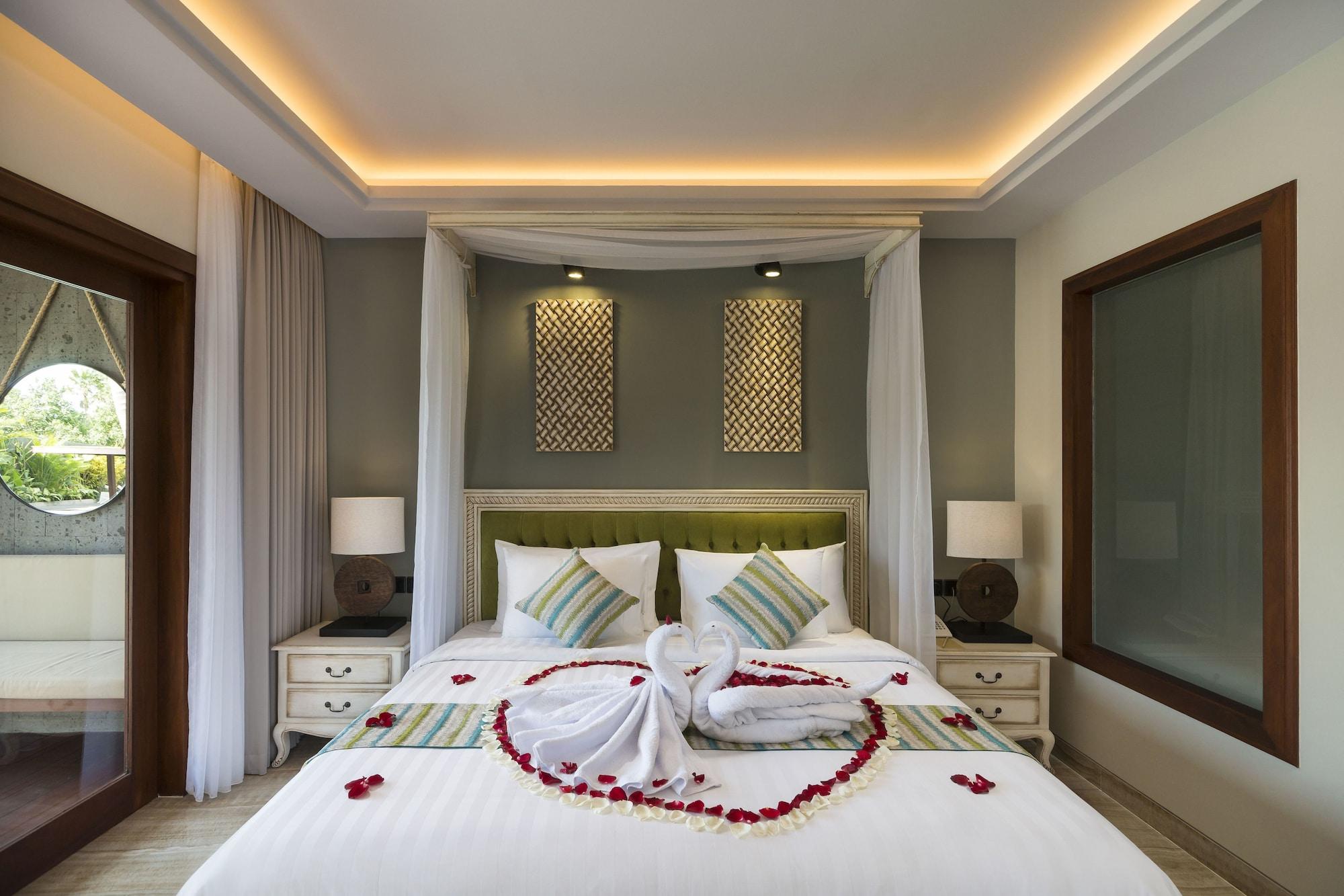 Honeymoon, Lagoon, Suite, Double Bed