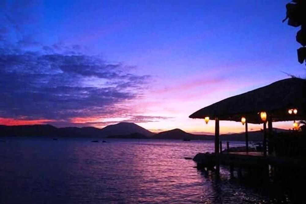 Whale Island Resort 59/68