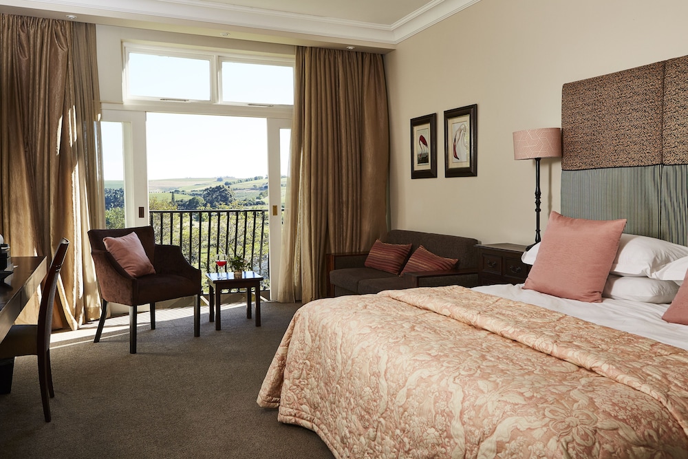 The Devon Valley Hotel 8/50