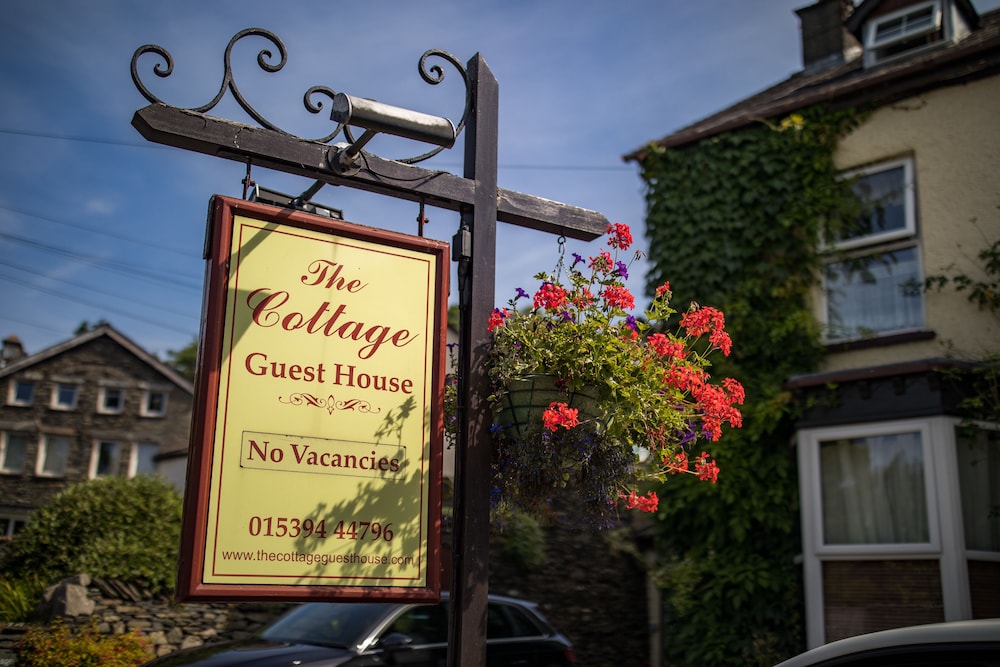 The Cottage 2/49