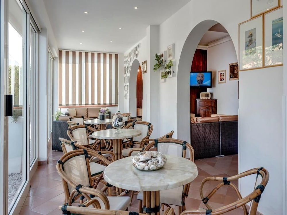 Hotel Azzurra 42/50