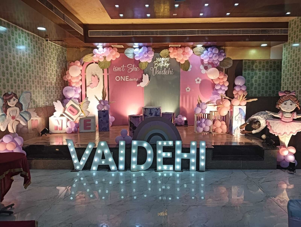 Savi Regency Hotel 15/36