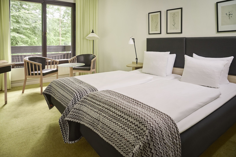 Standard, Twin Beds