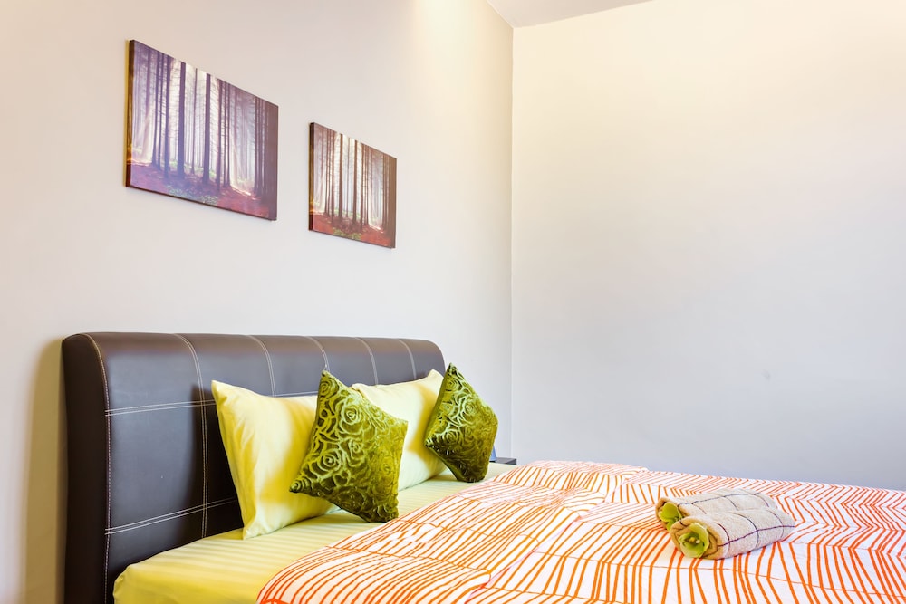 Shamrock Beach Villas 12 16/40